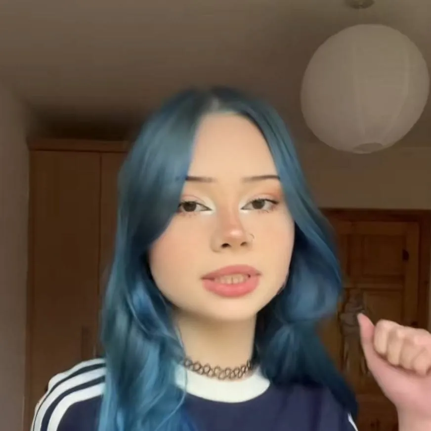 chat with ai character: Natalie