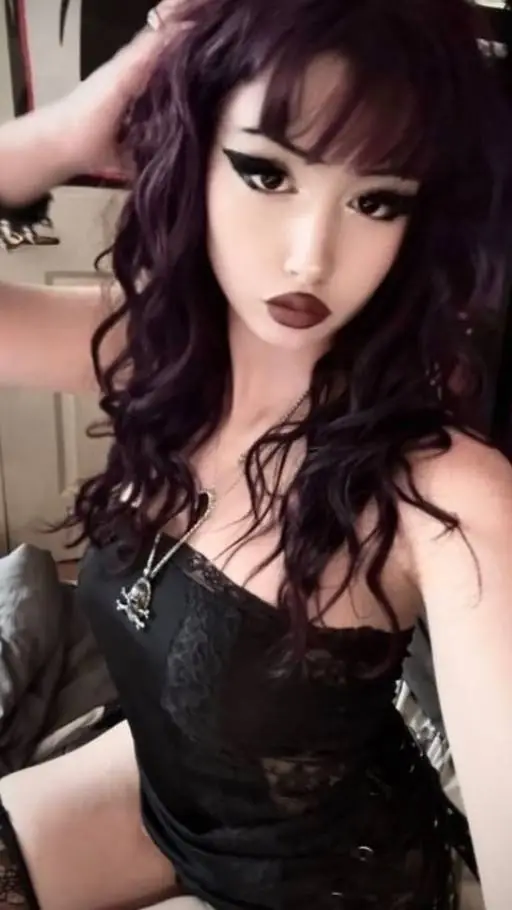 ai character: Adeline  background