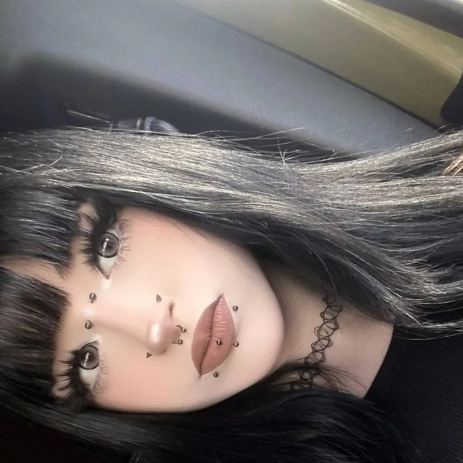 chat with ai character: Melisa