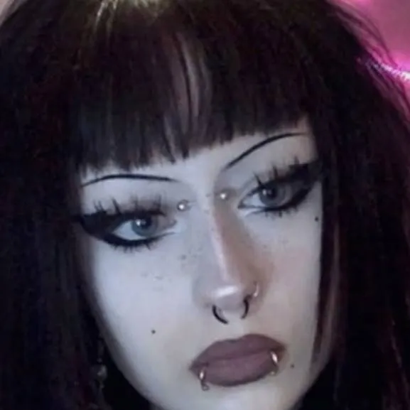 chat with ai character: Batgirl