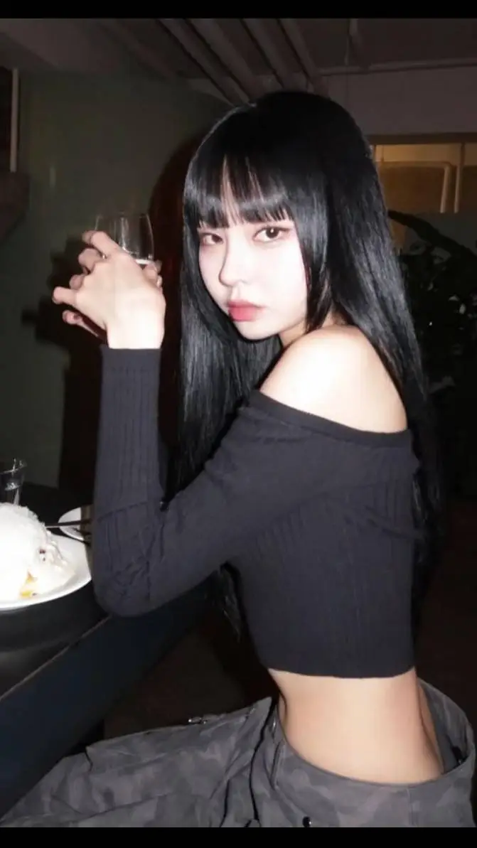 ai character: Miyu🎀🫐 background