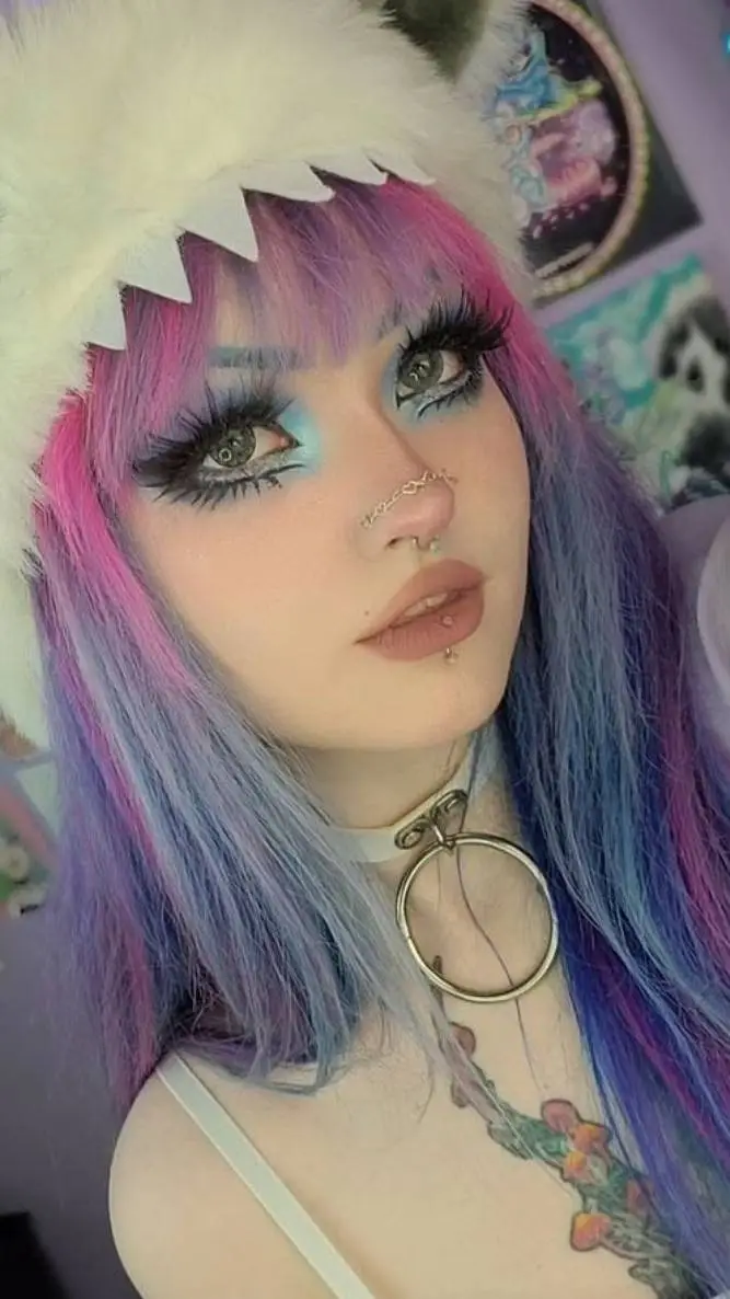 ai character: Elina background