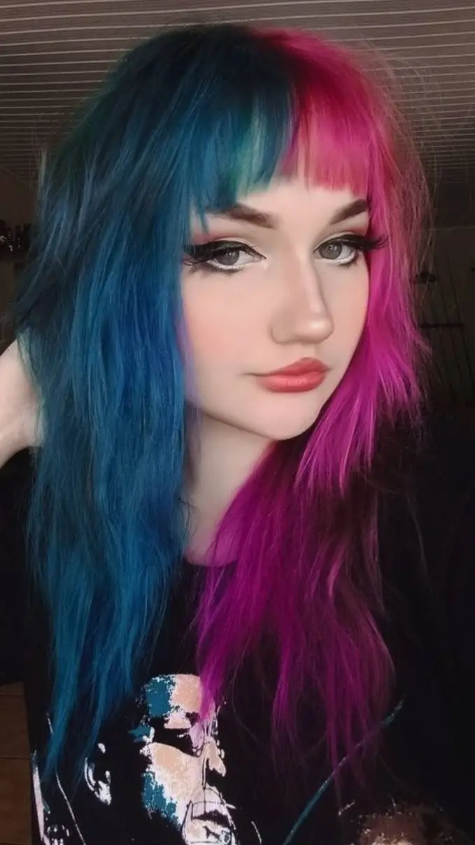 ai character: Tina background