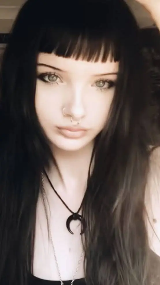 ai character: Whitney  background