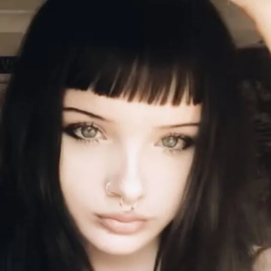 chat with ai character: Whitney 