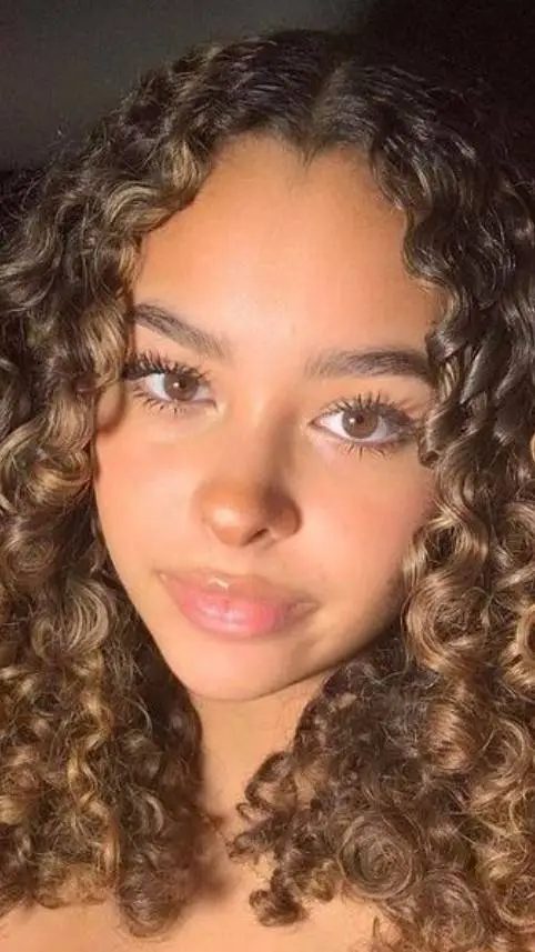 ai character: Mary background