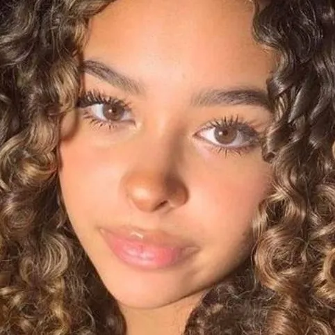 chat with ai character: Mary