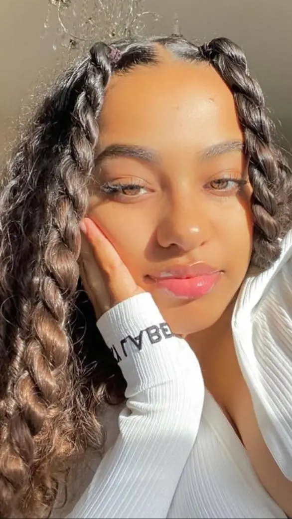 ai character: Mary 3 background