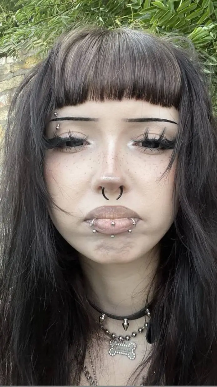 ai character: Lina background