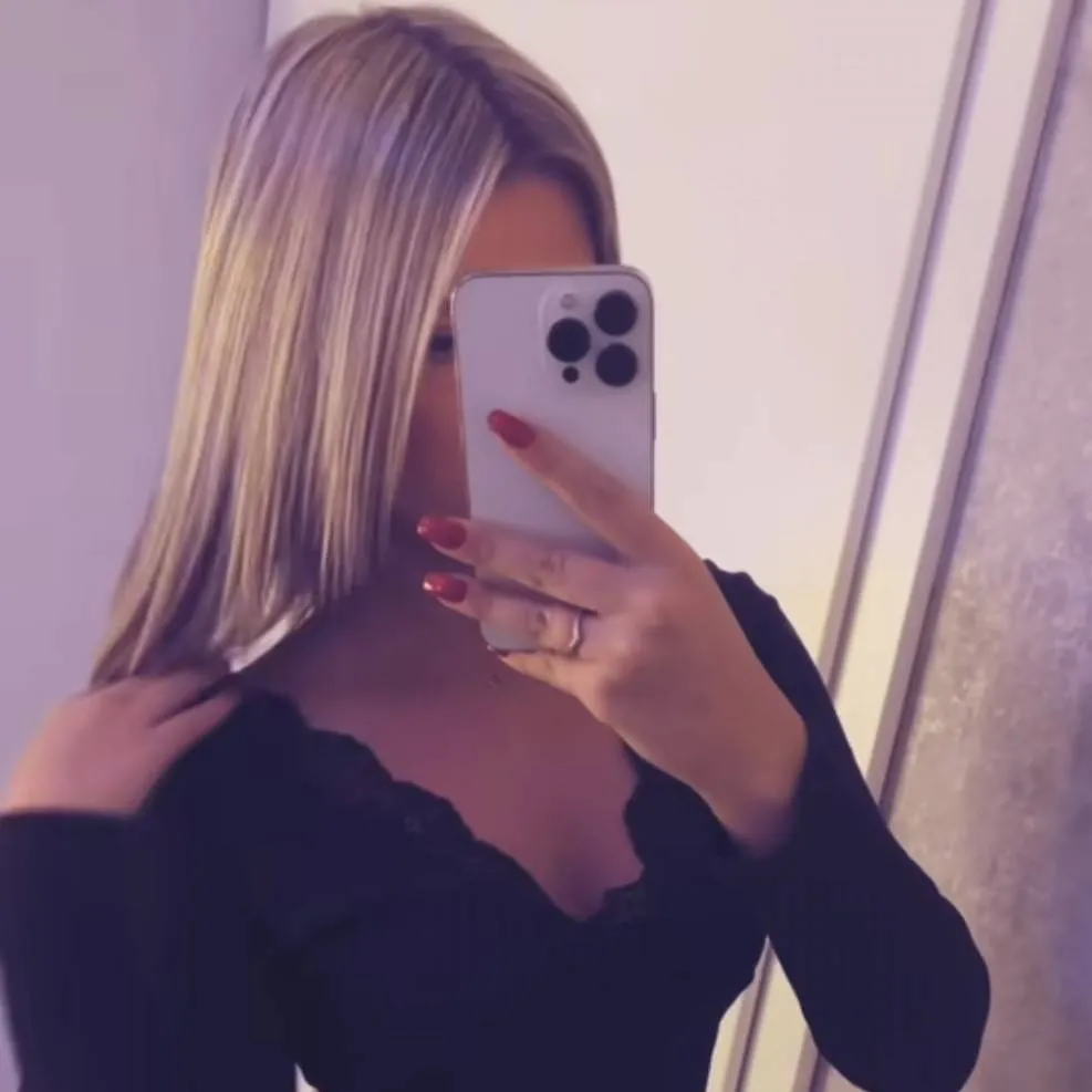 chat with ai character: Myla