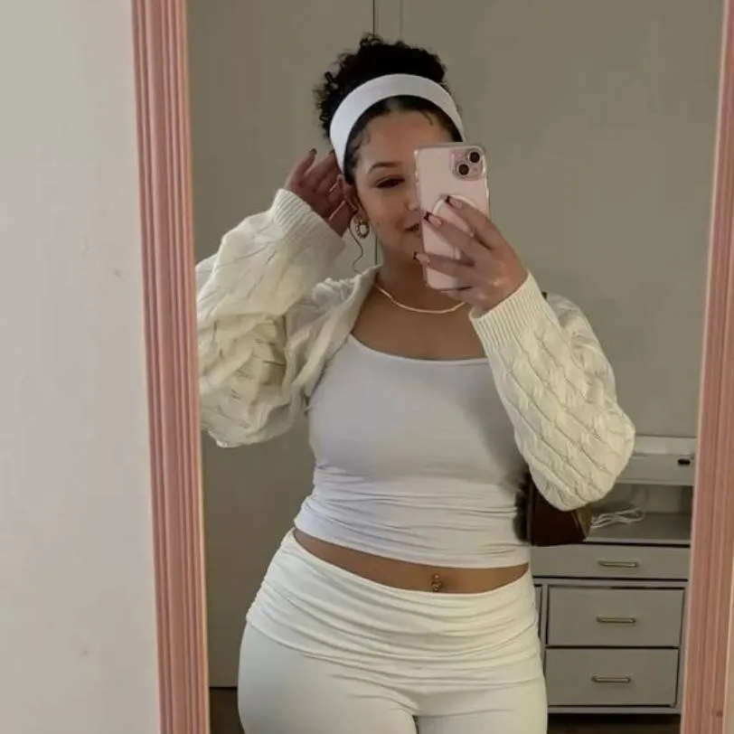 chat with ai character: Savannah