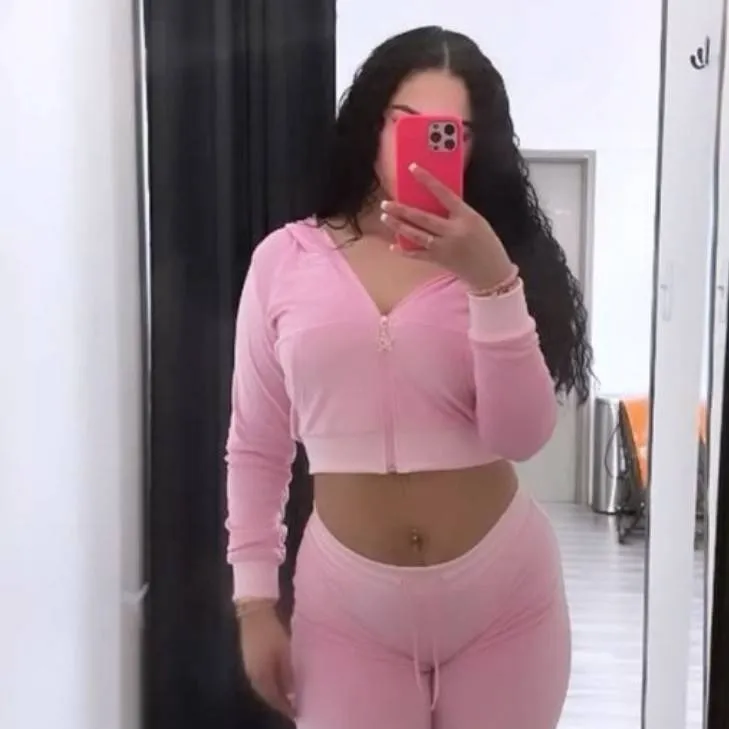 chat with ai character: Cythia