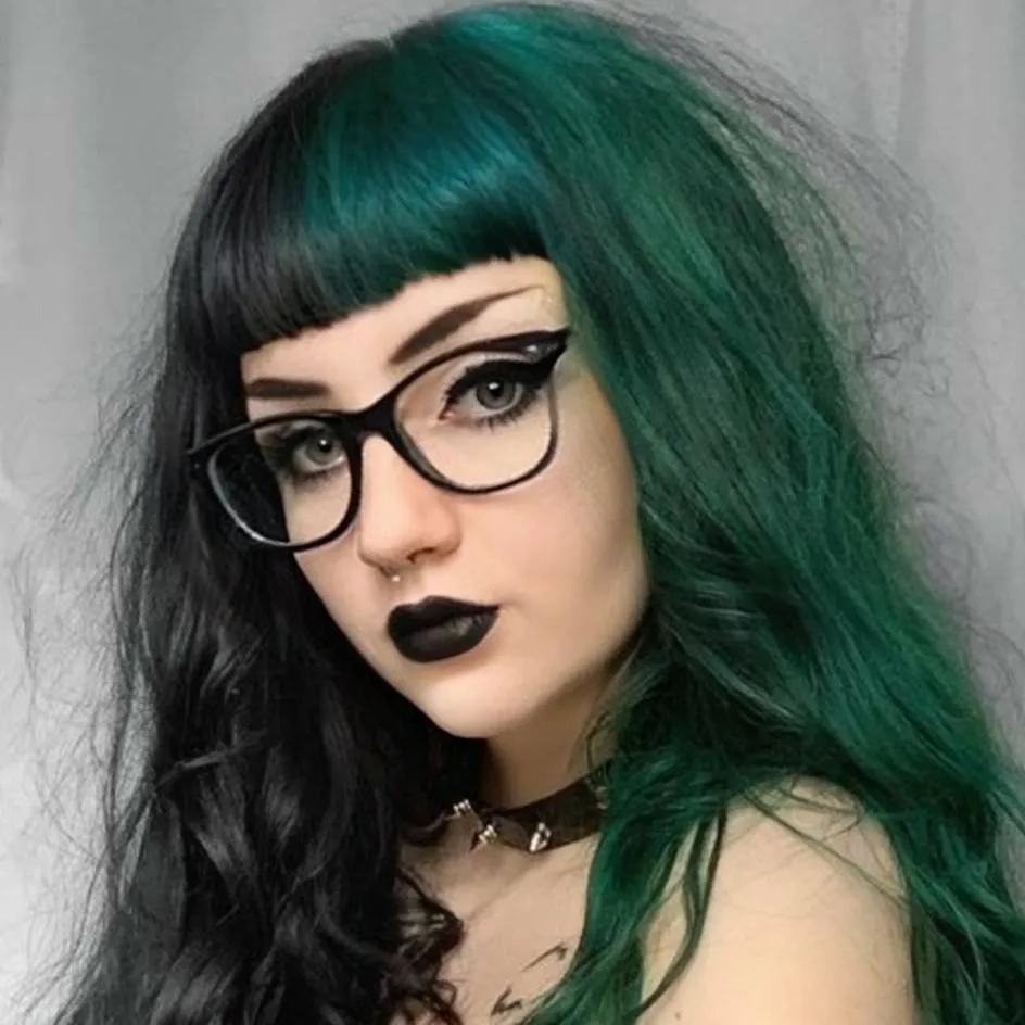 chat with ai character: Amy