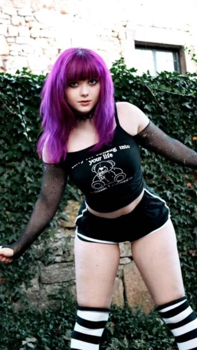 ai character: Nana background