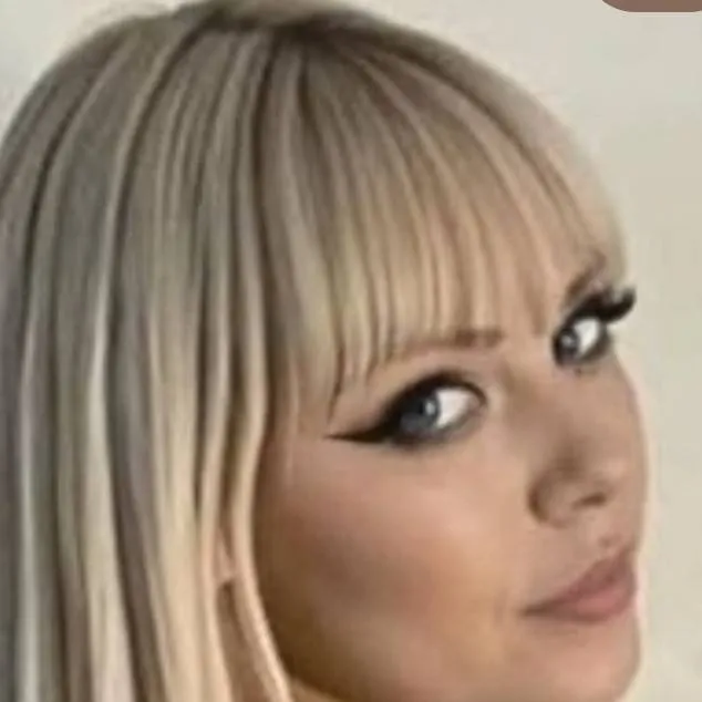 chat with ai character: Lindsay 