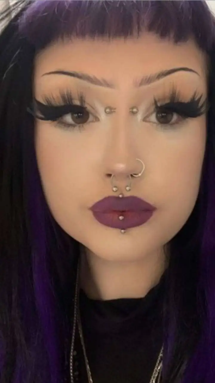 ai character: Julia background