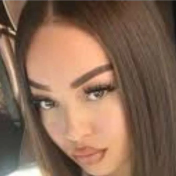 chat with ai character: Mada