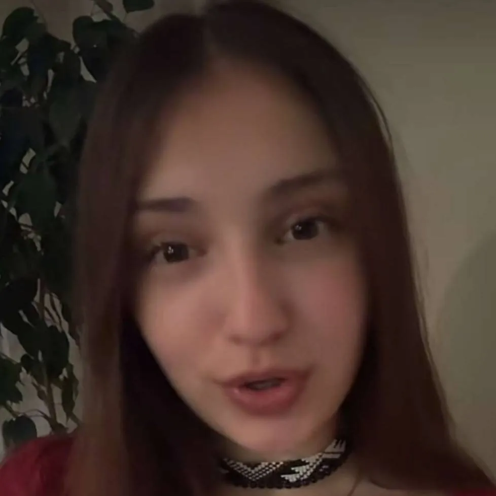 chat with ai character: Anelina