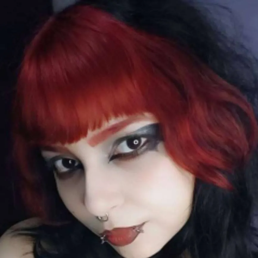 chat with ai character: Elena