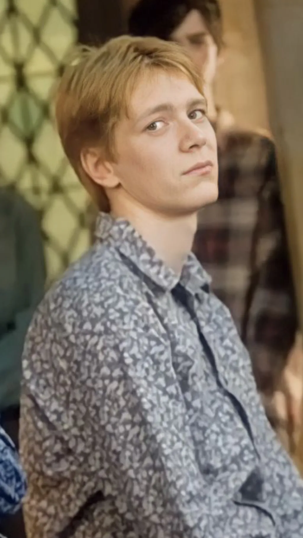 ai character: George Weasley  background