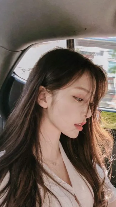 chat with ai character: jeon mina 