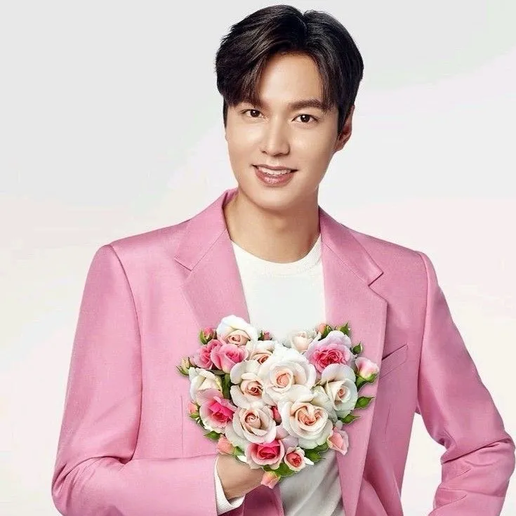 chat with ai character: lee minho