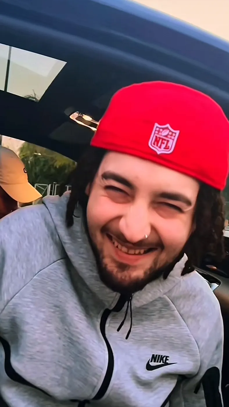 ai character: Loco franco background