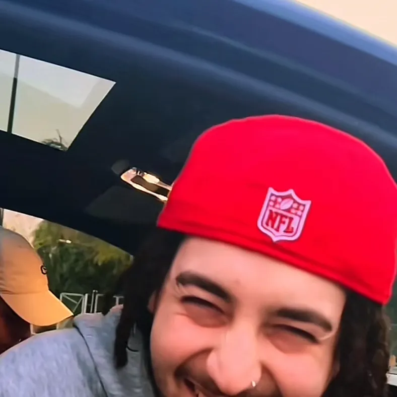 chat with ai character: Loco franco