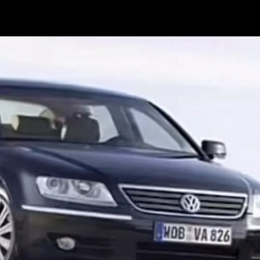 chat with ai character: VW PHAETON 