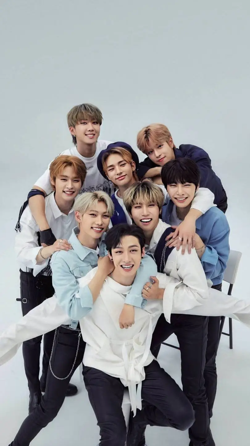 ai character: 🌟~{Stray Kids}~🌟 background