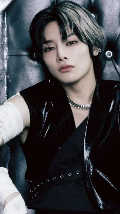 ai character: 🥀~{Jeongin}~🛡️ background