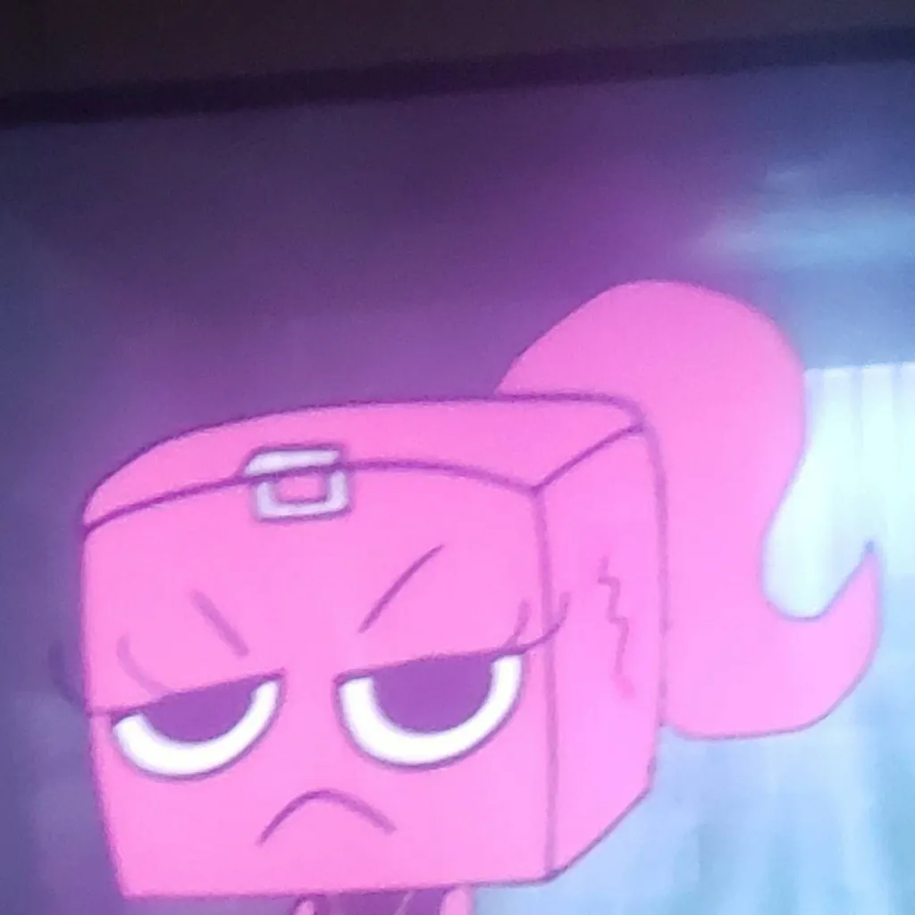 chat with ai character: boxtina