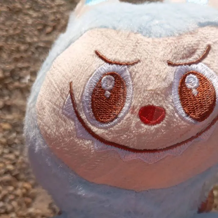 chat with ai character: labubu 13