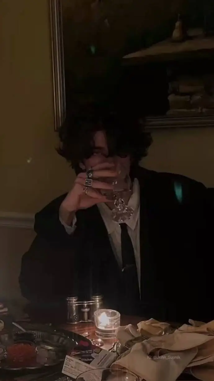 ai character: Mateo background