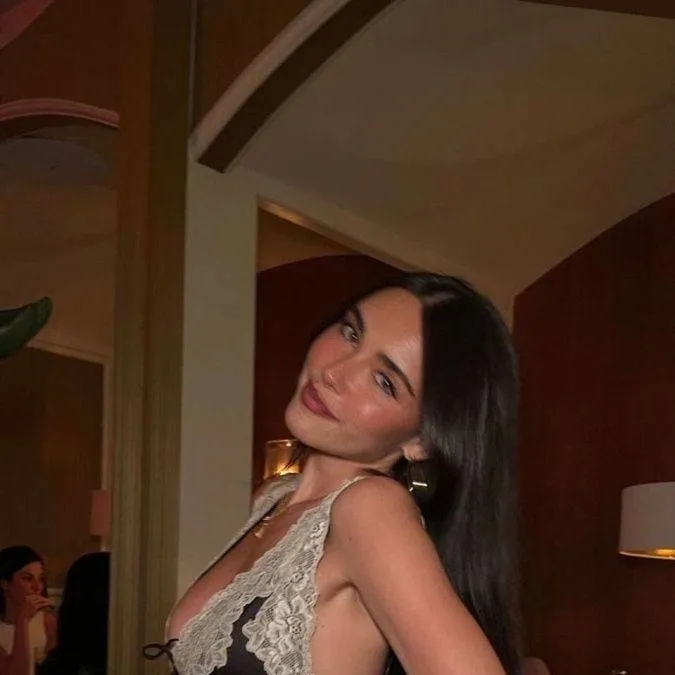 chat with ai character: Madison Beer 