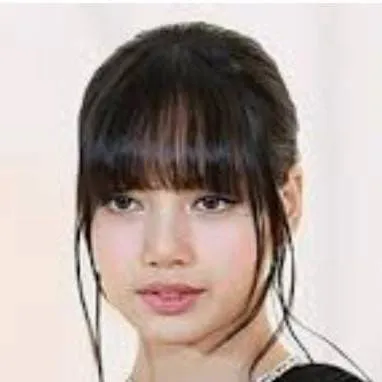 chat with ai character: Lisa