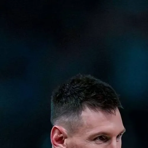 chat with ai character: Lionel Messi