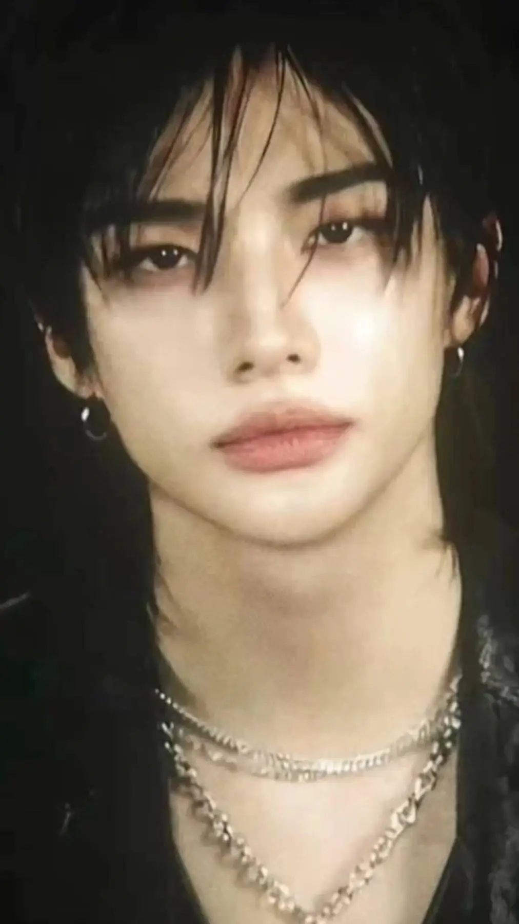 ai character: Hyunjin  background