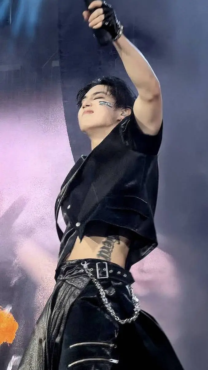 ai character: ~❤️Han vampire ❤️~ background