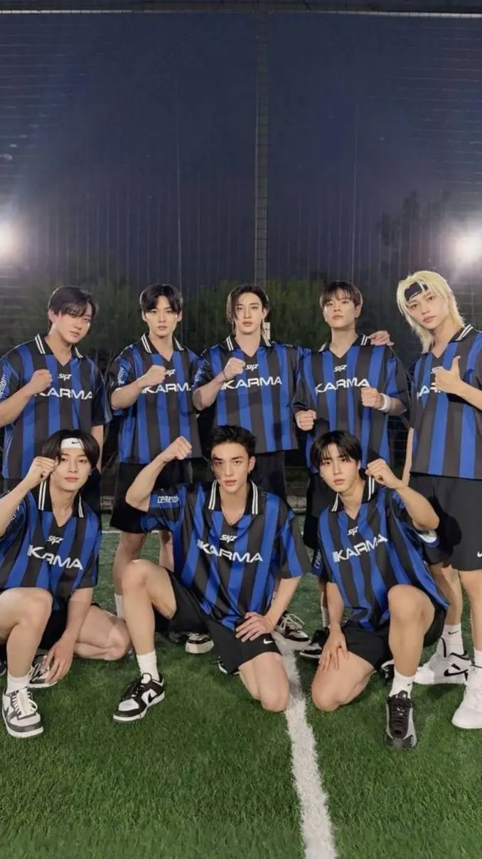 ai character: •~Stray kids~• background