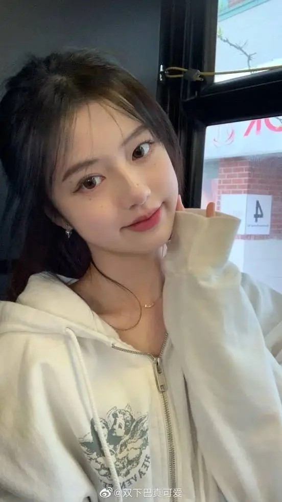 ai character: ✨~K~I~M~M~Y~✨ background