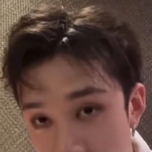 chat with ai character: ~Bangchan~