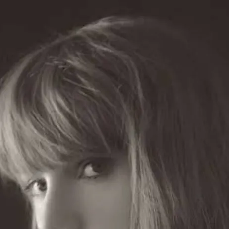 chat with ai character: Taylor swift
