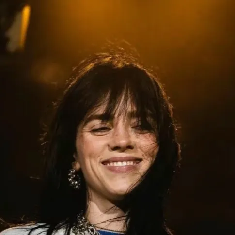 Chat with Billie eilish - text or voice, Enjoy AI Chat Free & Safe