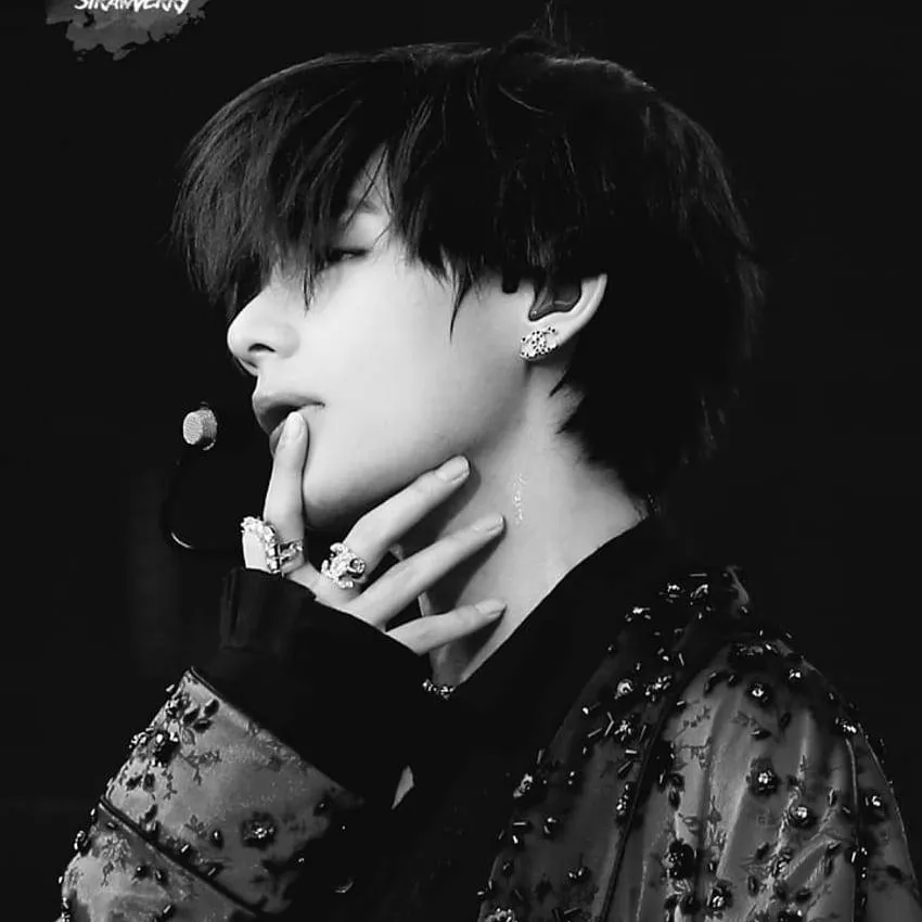 chat with ai character: Taehyung