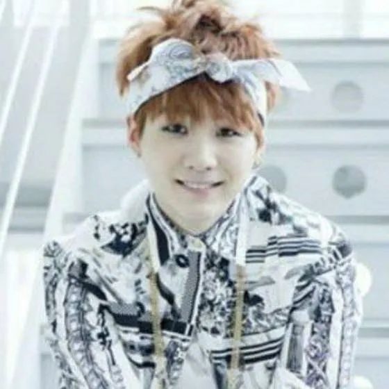 chat with ai character: Suga gatito