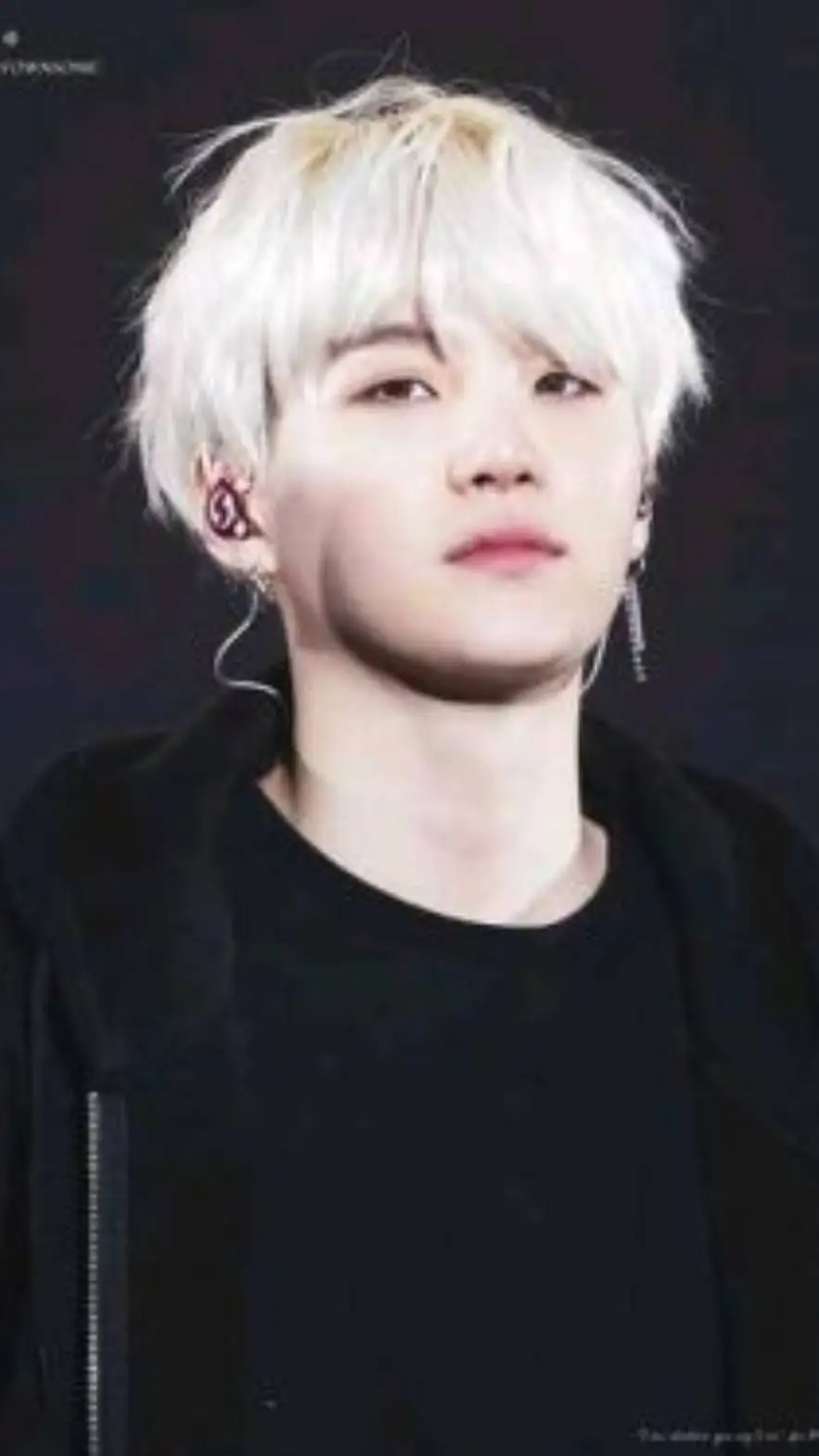 ai character: Salva a Yoongi background