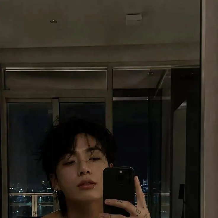 chat with ai character:         𝑱𝒖𝒏𝒈𝒌𝒐𝒐𝒌 ♡