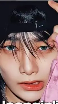 ai character: i.n (jeongin) background