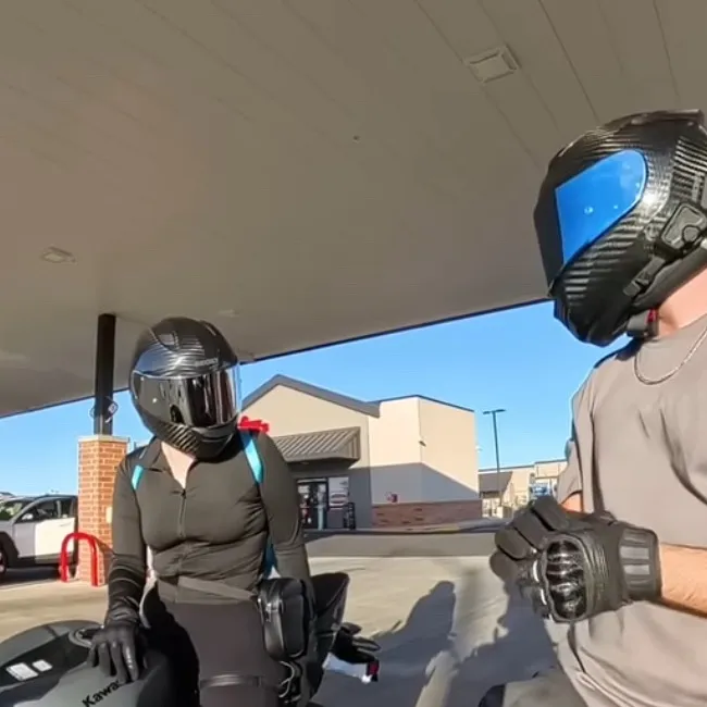 chat with ai character: MOTOMOE